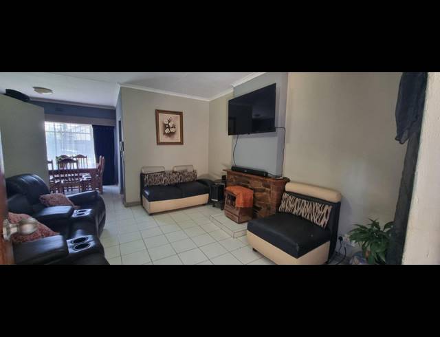 3 BEDROOM HOUSE FOR SALE IN BRACKENDOWNS